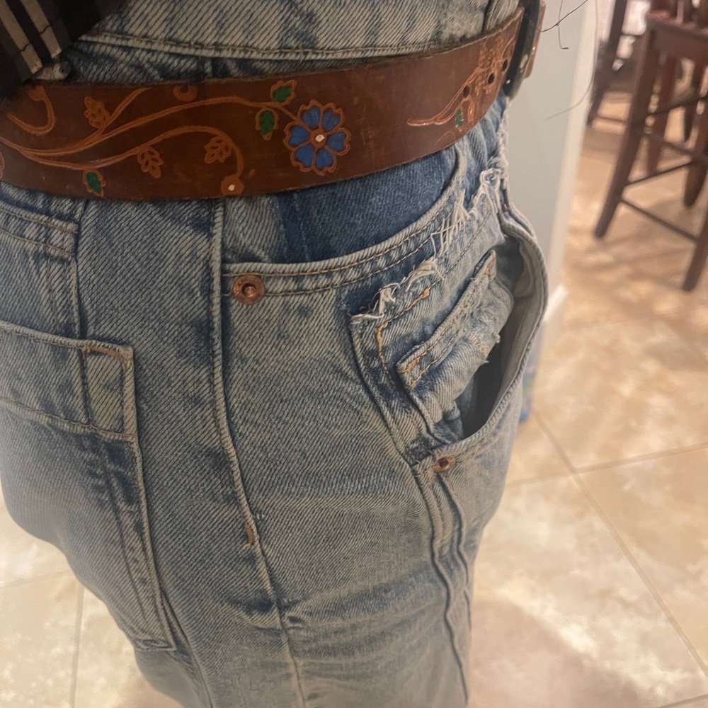 Vintage Leather Floral Tooled Belt with solid brass buckle - Picture 10 of 15